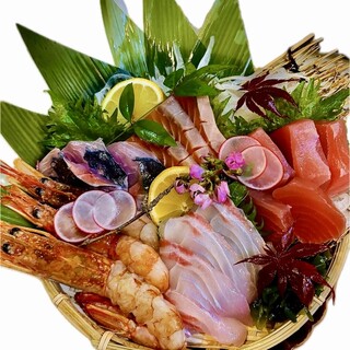 色艶やかな食器