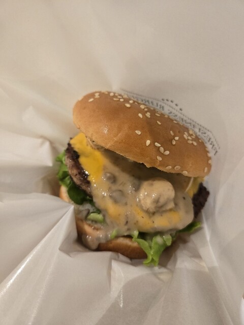 FRESHNESS BURGER Tomigaya Ten