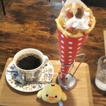 喫茶 あじさい - マスカルポーネとハチミツといちじくのクレープ   キイロイトリ