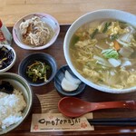 まえだ食堂 - 五目ラーメン定食1250円