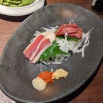 牛タン専門 うま囲 - 馬刺し三種盛り合わせ