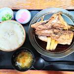 味処 まるたか - ぶりかま煮付け定食（提供後）