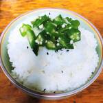 味処 まるたか - オクラとイカの和え物丼（自己流）