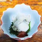 味処 まるたか - 本日の刺身（ハモの梅肉和え）