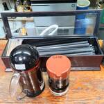 味処 まるたか - 卓上調味料など