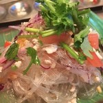 ハンサム食堂 - ミニヤムウンセン ¥250
            春雨のタイ式サラダ！