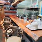 味処 まるたか - 内観の一部（カウンタ－席など）