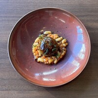 鴨挽肉のカイエット、白いんげん豆のトマト煮と一緒に