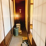 久呂麦 - 奥に座敷席あり