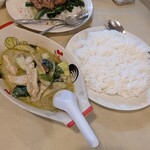 イーサン食堂 - 鶏とナスのグリーンカレー(ｹﾞｰﾝｷｮｳﾜﾝｶﾞｲ)