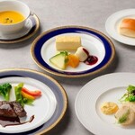 万平ホテル メインダイニングルーム - 