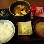 えん - ランチ：牛もつ煮込み