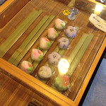 Hakuei dou - 和菓子店内観