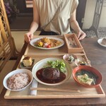 感食堂 - 料理写真:ハンバーグランチ1300円