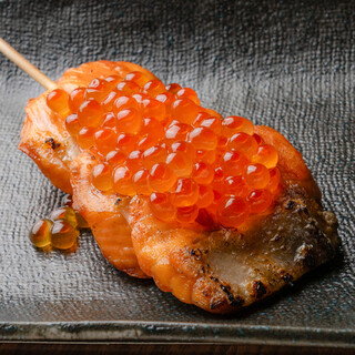 サーモン親子串、海鮮串が手軽に食べれる