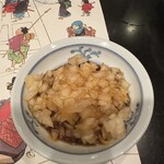 318109886 - ステーキ様の玉ねぎのソース　これだけでお酒のあてになるよ