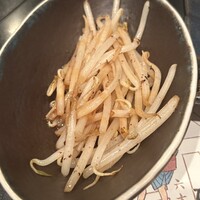 ステーキハウス ハマ  目黒店 - 付け合わせのもやし