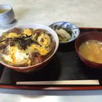 市松 - 日替りランチ(牛スジ玉子とじ丼)500円
            月~土