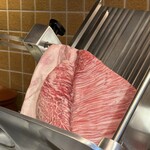 和牛専門 牛めし 前田優 - 