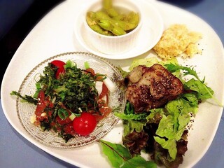 YO-HO's cafe Lanai - おつまみプレート（枝豆ガーリック、ポキ、炙りテール） 1000円