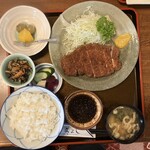 文よし - ロースとんかつ定食　1,780円
