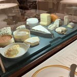 アピシウス - 状態の良いチーズは食べないわけにはまいりません