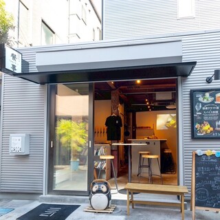 日本のクラフトを全国へ。食事を通して生産者と消費者を繋ぐ