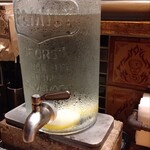 【カレー専門店】円山教授。 - レモン水