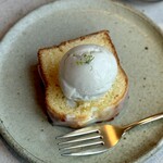 Et -THE CULTURAL COFFEEHOUSE- - 