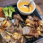 いきなりステーキ - バーグ断面から肉汁ジュわー_(^^;)ゞ