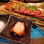 温炊き さんずい 刈谷店 - 鹿児島産黒毛和牛三角バラの焼き霜仕立