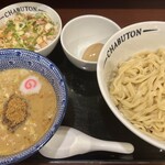 ちゃぶ屋 とんこつ らぁ麺 CHABUTON - 料理写真:濃厚魚介豚骨つけめん頑者(並盛200g)（980円）＋半熟味付玉子（160円）＋炙りチャーシュー丼（420円）