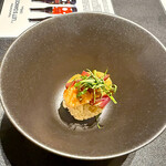 Japanese Soba Noodles 蔦 - 前菜3品目は「サーモンのライスボール」