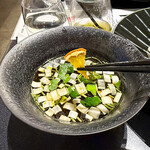 Japanese Soba Noodles 蔦 - ドライオレンジは「スープに入れて味変してみてください」との事なので、スープに入れてみます