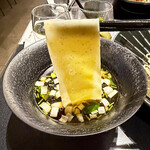 Japanese Soba Noodles 蔦 - スープに浸していただきます