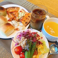 MIDO RESTAURANT PIC NIKA - 