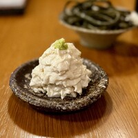 蕎麦おさめ - 大豆の優しい甘さが、ちゃんと感じられる湯葉♪
                      お塩でいただくのが好きですねぇ。