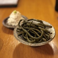 蕎麦おさめ - おさめさんに来たら、これは外せません！
                    ぜんまいと相性が完璧なお出汁の風味が、最高に好み♪