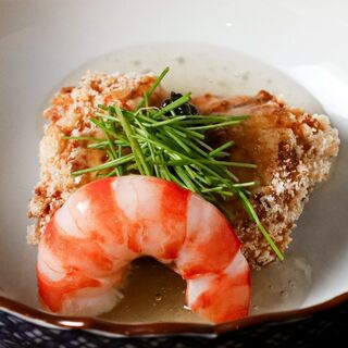 伝統に新たな風。和食をベースに独自エッセンスを加えた一皿を