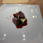 RISTORANTE IL NODO - 豚ヒレ盛り付け。