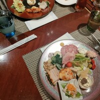 ロビーラウンジ 「マーブルラウンジ」 ヒルトン東京 - お皿にどう取るかって性格でる気がする