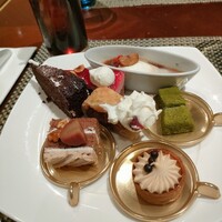 ロビーラウンジ 「マーブルラウンジ」 ヒルトン東京 - ここぞとばかりにデザートドーン