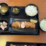 とんかつとカツカレーの店 キセキ食堂 - 本日のとんかつ御膳（ヒレ）　小鉢のお肉もとても美味しかった〜