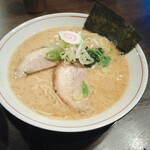 麺家 なると 掛尾店 - とんこつラーメン  ￥900