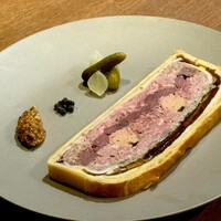 パテ・アンクルート  ～挽き肉とフォアグラ入り冷製パイ包み焼き～