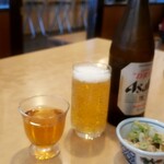 中華そば みはし - ビールと何故か『乾杯用の烏龍茶』ꉂꉂ(>ᗜ<*)