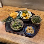 囲炉裏酒場MAGI/one.1 - おばんざいも綺麗で美味しい。