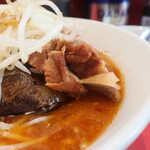 ラーメン二郎 - 豚の厚み