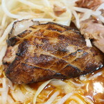 ラーメン二郎 - 炙