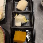 季節料理 椿 - 3連皿（惣菜、漬物、デザート）